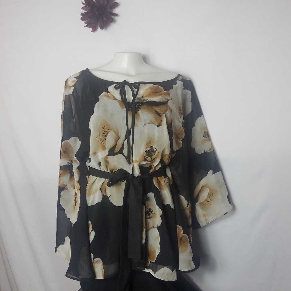 New York & Company kimono style floral tunic